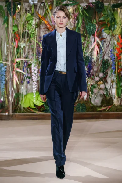 Look 24